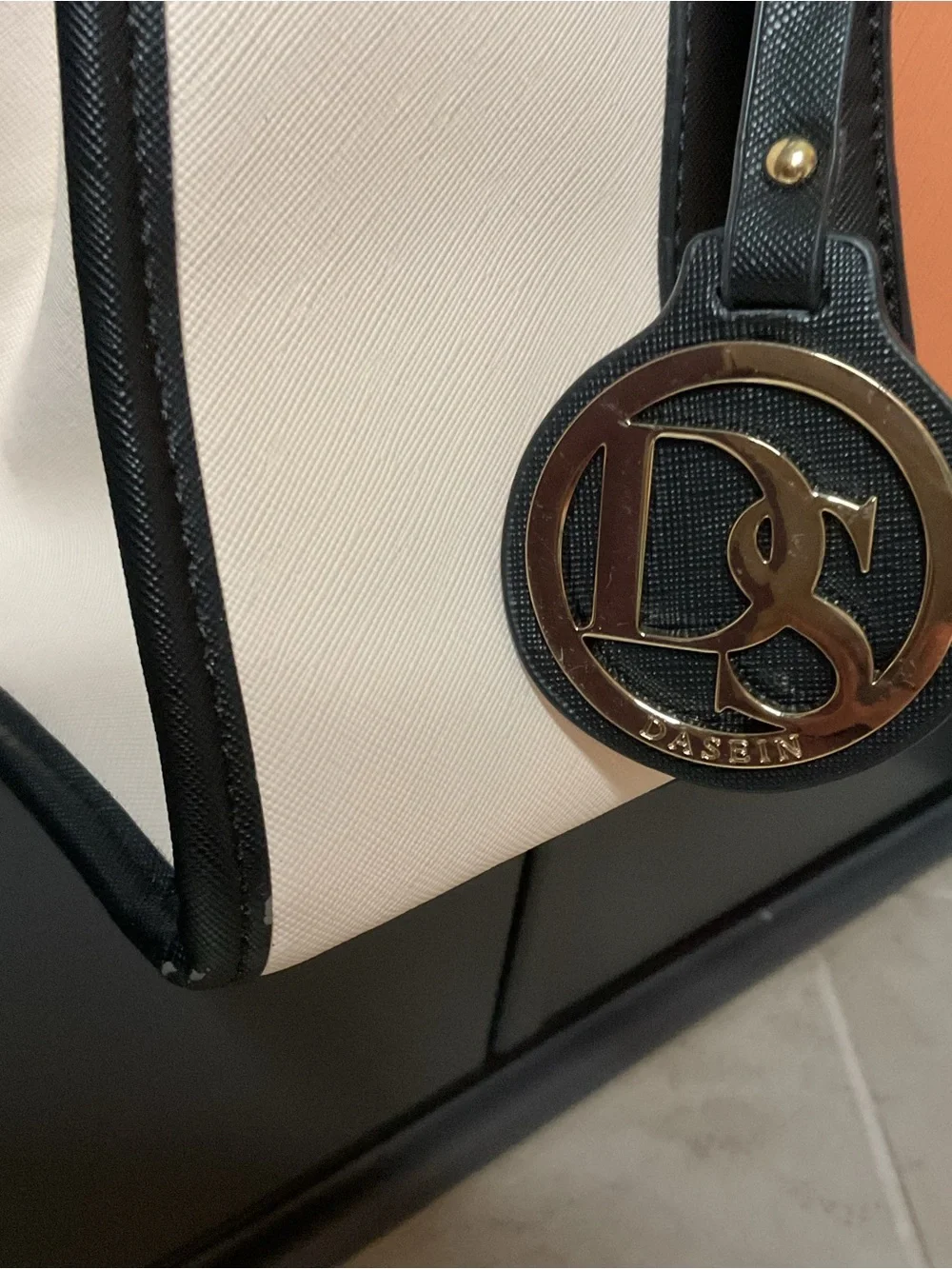 Dasein 3 tone design Black, Cream & Tan Satchel metal lock, footed NWOT